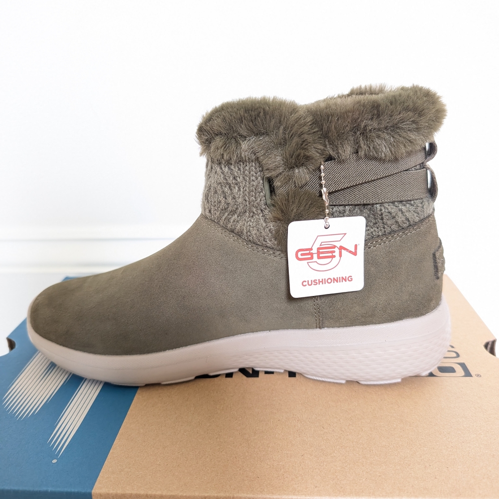 Skechers On-the-GO City Water Repellent Suede Boots Size 5 Olive Winter Gleam